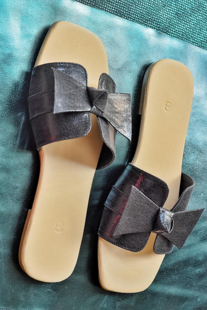 Basic Black Bow Slides