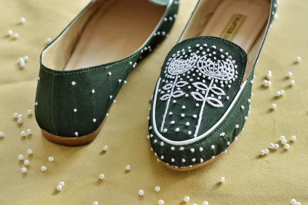 Hand embroidered Pumps