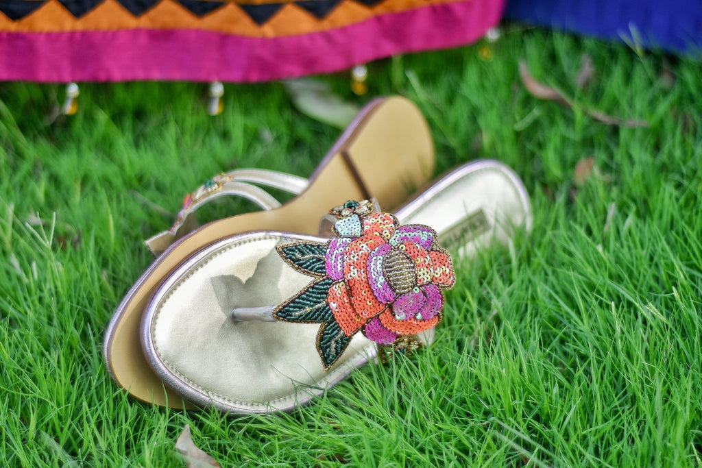 Chappals | Gulabi Gulab - CHAPTER 13