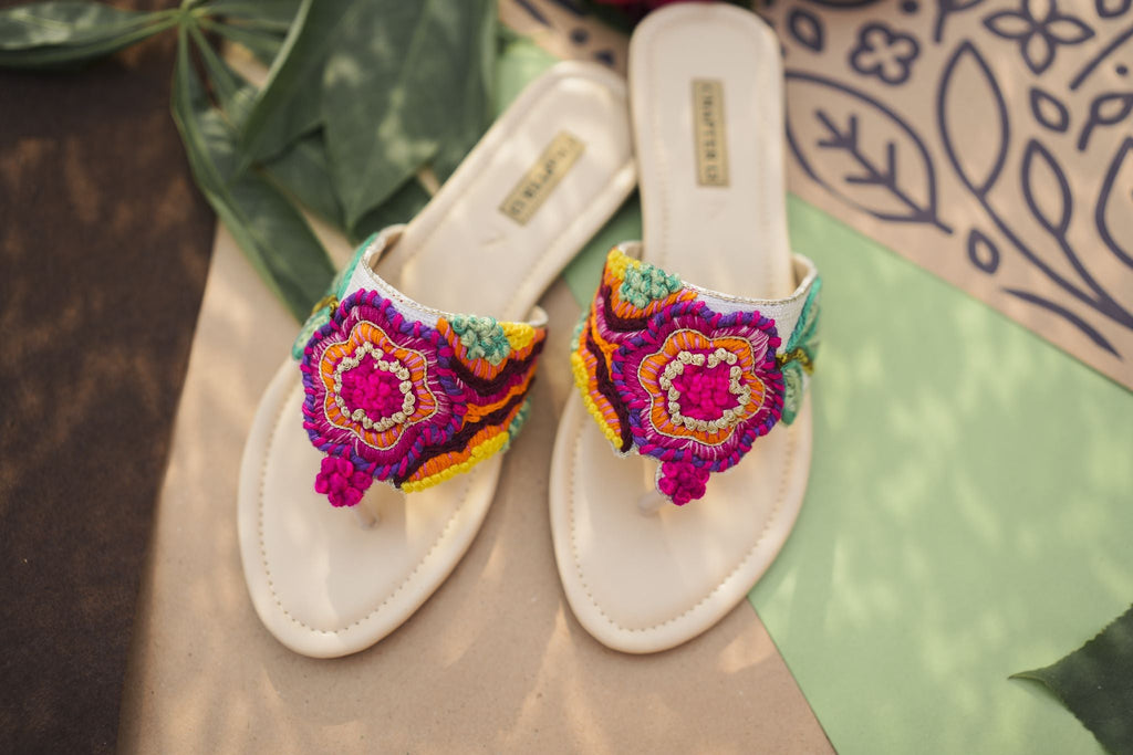 Chappals | Laado Raani - CHAPTER 13