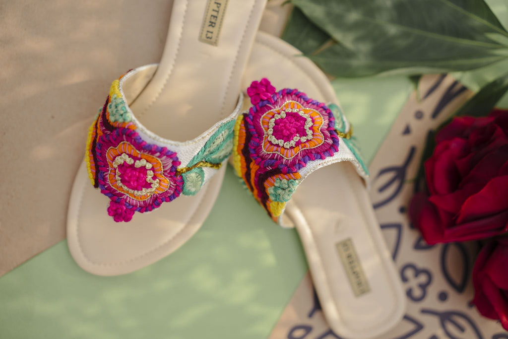 Chappals | Laado Raani - CHAPTER 13