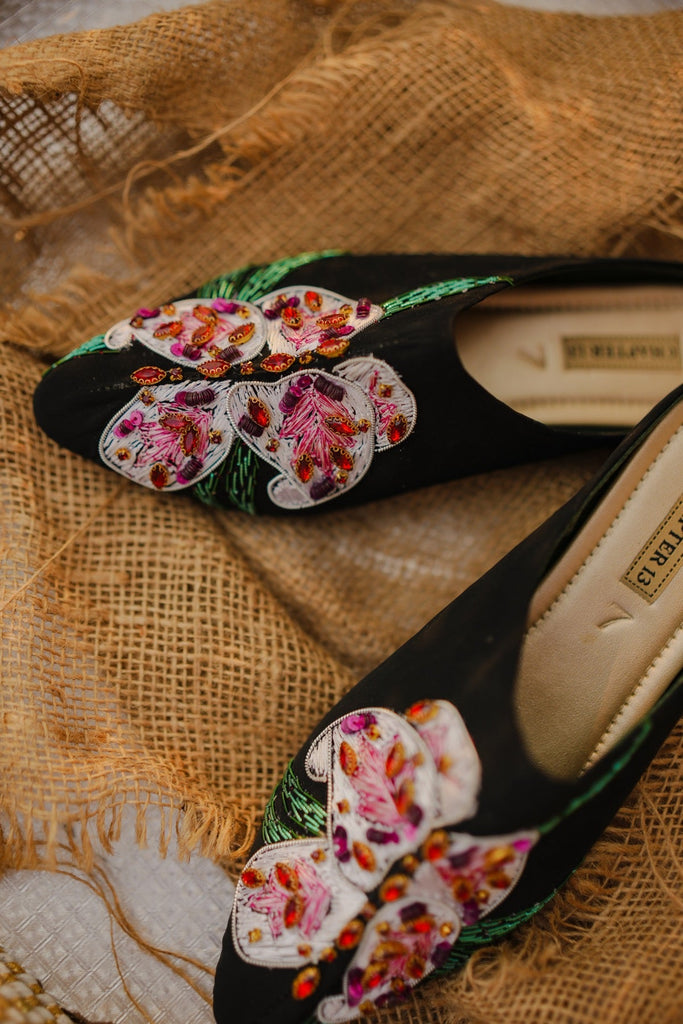 Mules | Orchid Kiss - CHAPTER 13