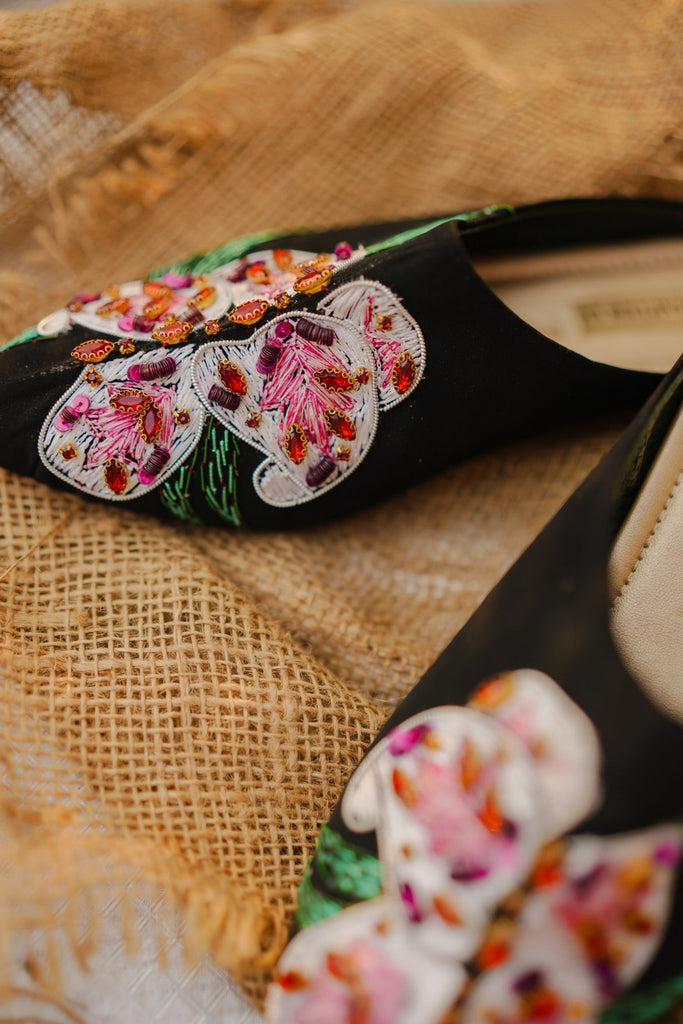 Mules | Orchid Kiss - CHAPTER 13