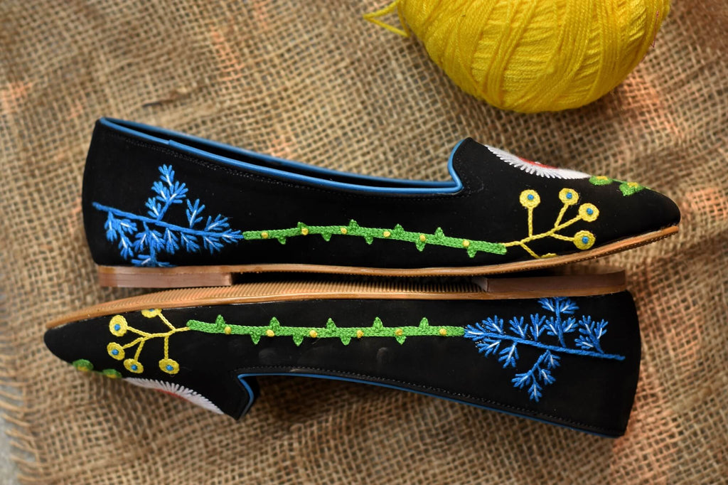 Pumps | Dandelion - CHAPTER 13