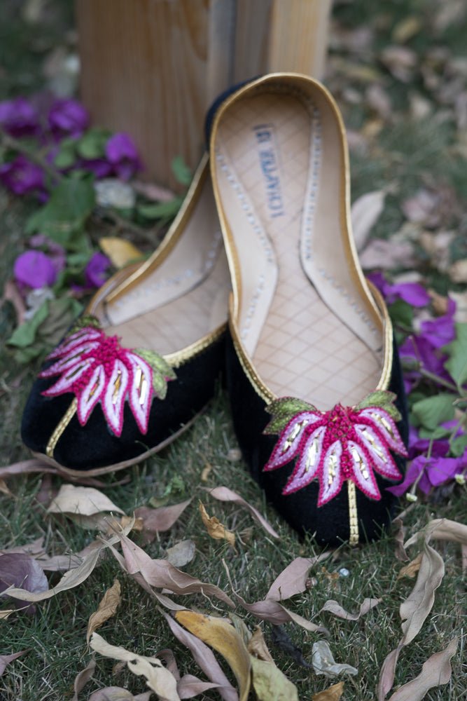 MUMTAZ KHUSSA - CHAPTER 13