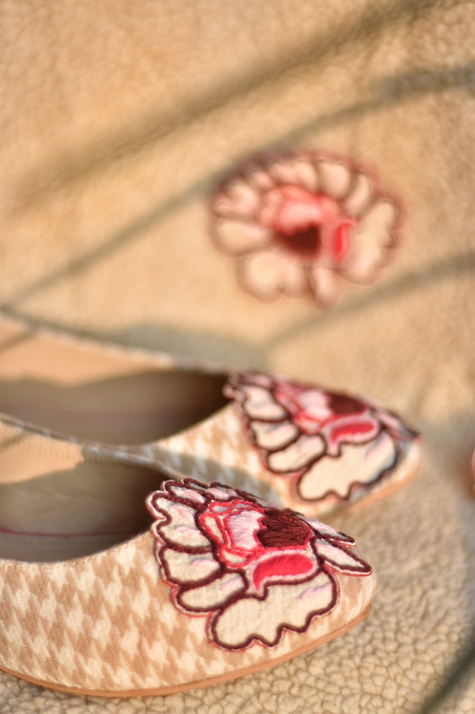 Sandals | Heering Bloom - CHAPTER 13